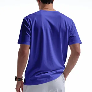 Vue arrière d'un t-shirt de sport bleu respirant pour homme en détail