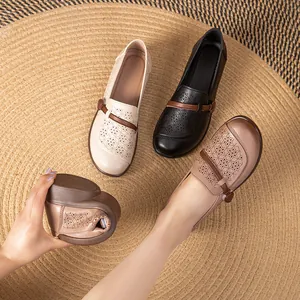 Atmungsaktive hohle Loafer mit weicher Sohle für ältere Damen in 3 Farben.