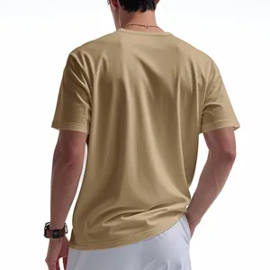 Vue arrière détaillée d'un t-shirt de sport kaki pour homme, séchage rapide et respirant