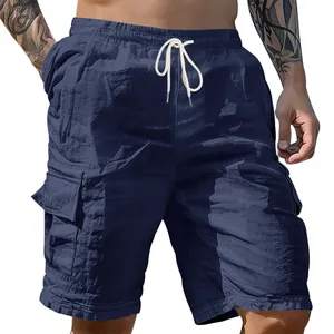 Detailansicht der dunkelblauen Herren-Cargo-Shorts aus Leinen mit Seitentaschen
