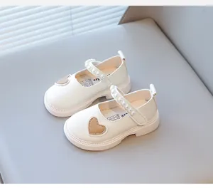 Chaussures Mary Jane élégantes pour filles avec bride en perles et motif cœur