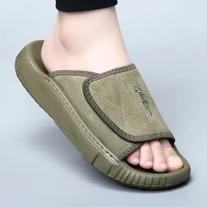 Mules en cuir vert olive pour hommes avec sangle velcro réglable et semelle souple