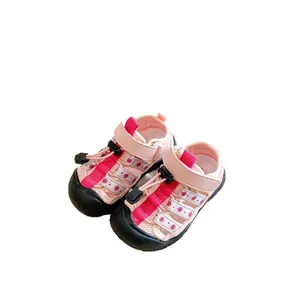 Roze gesloten sportsandalen voor meisjes met bloemenpatroon en ademend mesh