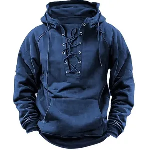 Vorderansicht eines dunkelblauen Herren-Hoodies mit Schnürdesign am Halsausschnitt