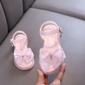Elegante rosa Mädchen Prinzessinnen Sandalen mit glitzernder Strassschleife für den Sommer