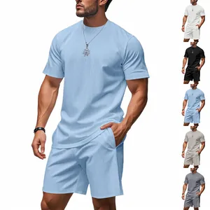 Detalle macro de conjunto informal acanalado para hombre en azul con variaciones