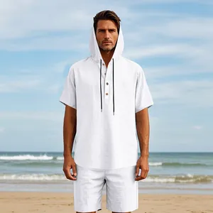 Completo da spiaggia due pezzi da uomo camicia con cappuccio in lino bianco e pantaloncini