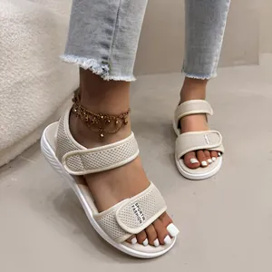 Sandales de sport beiges à plateforme en maille pour femmes avec sangles velcro réglables