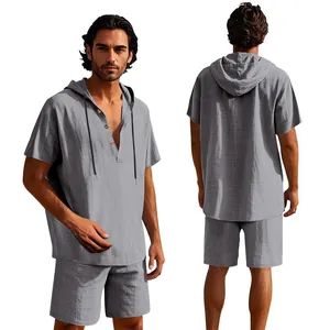 Completo uomo in lino grigio con camicia a maniche corte con cappuccio e pantaloncini