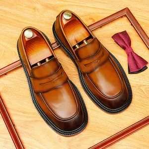 Luxe bruine leren loafers voor heren in vintage stijl voor zakelijke casual looks