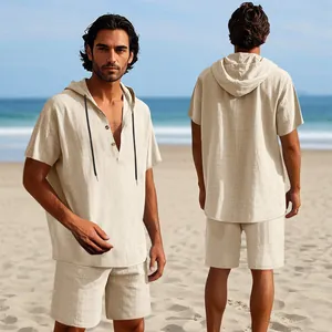 Vista frontale e posteriore di set camicia in lino con cappuccio e pantaloncini