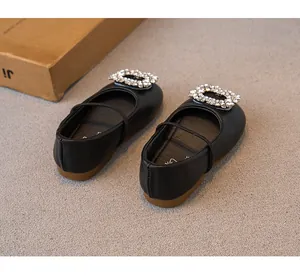 Elegante schwarze Prinzessinnenschuhe für Mädchen mit glitzernder quadratischer Strassschnalle