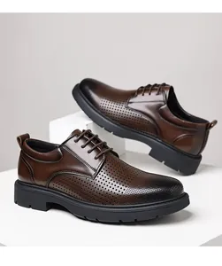 Zapatos formales de cuero marrón perforado para hombre, diseño calado transpirable verano