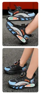 Sandali sportivi per bambini in mesh traspirante con chiusura a rotella, nero e blu