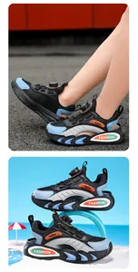 Sandali sportivi in rete traspirante per bambini con chiusura a rotella blu e nera