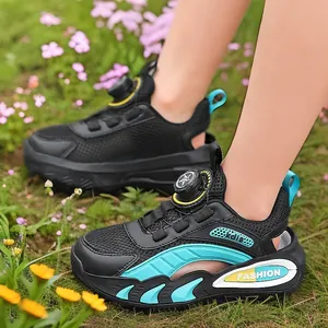 Sandali per bambini in mesh traspirante con chiusura a rotella, punta chiusa, nero e blu