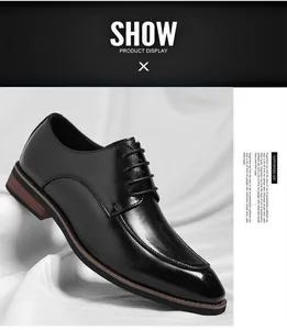 Détail de chaussures de ville élégantes en cuir noir pour hommes avec lacets classiques