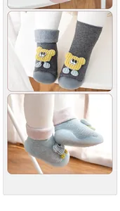 Zapatos de calcetín para bebé con suela antideslizante y parches de animales