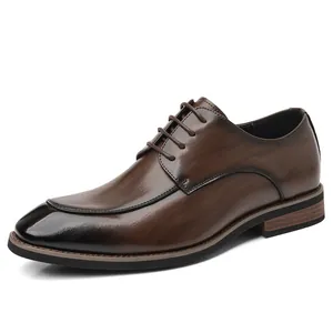 Chaussures de ville classiques en cuir marron pour hommes avec bout dégradé
