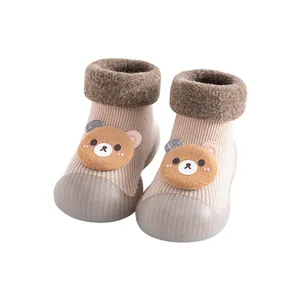 Chaussons de marche bébé pour l'hiver avec semelle souple antidérapante et motif ours mignon
