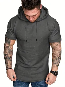 Detailansicht eines lässigen Kurzarm-Kapuzen-T-Shirts für Herren aus grauem Slub-Stoff