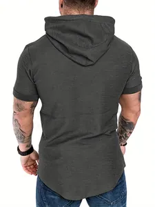 Rückansicht eines grauen Herren-Kapuzen-T-Shirts mit Slub-Textur und geschwungenem Saum