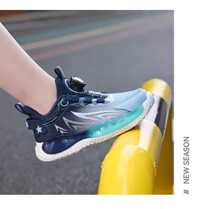Kids breathable mesh sports shoes with blue gradient and dial lace system