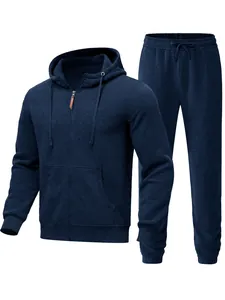 Vista detallada de chándal azul marino para hombre con sudadera con capucha y pantalón
