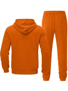 Vista posterior detallada de un chándal de felpa naranja vibrante para hombre con capucha.