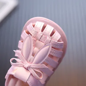 Süße rosa Kleinkind Mädchen Sommersandalen mit Hasenohren und glitzernder Schleife