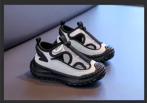 Breathable mesh children's sports sandals with closed-toe design for boys and girls