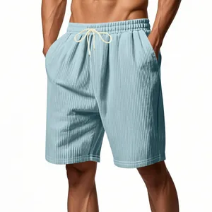Detailansicht der hellblauen Cord-Shorts für Herren mit Kordelzug im Sommer-Stil