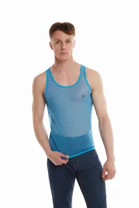 Vista frontale professionale di canotta fitness da uomo blu trasparente con glitter