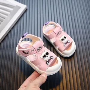 Rosa Kleinkindsandalen mit niedlichem Bären-Design und weicher, rutschfester weißer Sohle