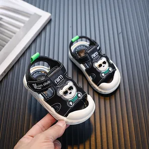 Bequeme geschlossene Kleinkindersandalen mit Bärenmotiv und weicher Sohle für Jungen und Mädchen