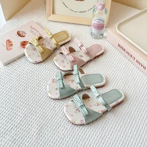 Sandalias planas de verano con flores para niñas y elegante decoración de lazo rosa