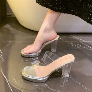 Eleganti sabot platform argento con cinturini trasparenti e tacco alto largo donna
