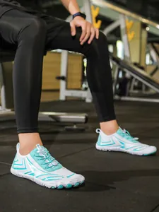 Rutschfeste Herren-Wasserschuhe zum Schwimmen, Tauchen und für den Strand in Weiß und Grün