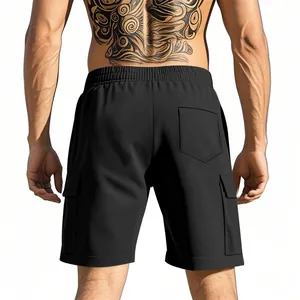 Rückansicht atmungsaktiver schwarzer Cargo-Shorts für Herren mit vielen Funktionstaschen