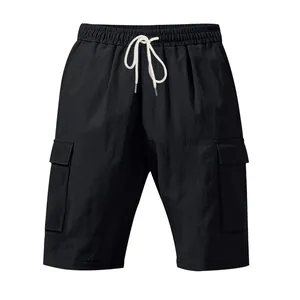 Vista dettagliata dei pantaloncini cargo in lino nero da uomo con coulisse e tasche