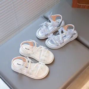 Sandales d'été élégantes pour filles avec strass papillon et semelles blanches souples
