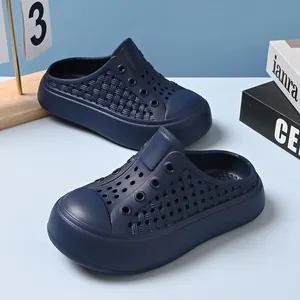 Sabots légers bleu marine pour enfants avec texture tissée respirante pour la plage
