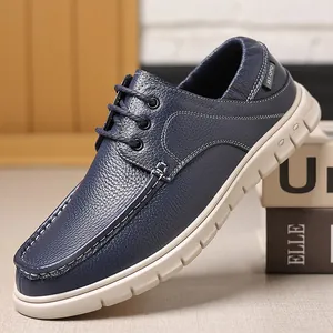 Zapatos casuales de cuero azul marino para hombre con suelas blancas suaves