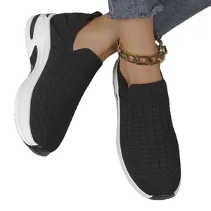 Zapatillas casual de punto negro para mujer con suela de plataforma blanca gruesa