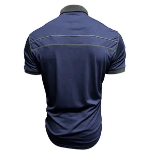 Rückenansicht eines atmungsaktiven blauen Herren-Poloshirts mit grauen Kontraststreifen