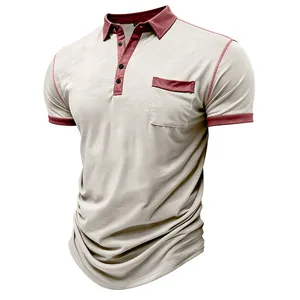 Kurzärmeliges Henley-Polohemd für Herren mit kastanienbraunem Kragen und Tasche.
