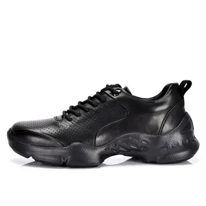 Zapatillas casuales de cuero negro transpirable para hombre con una suela blanda y cómoda