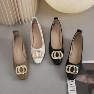 Elegantes mocasines de estilo francés con punta cuadrada y hebilla dorada para mujer