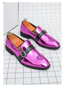 Mocassini da uomo viola metallizzato lucido con fibbia nera in stile casual inglese