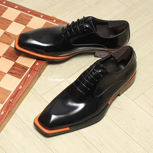 Chaussures Oxford de luxe en cuir verni noir à bout carré pour hommes